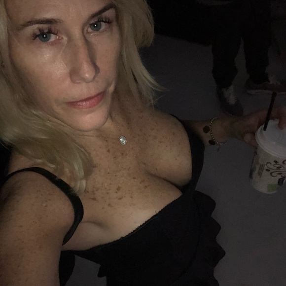 Meet your Posher, Kathy - Picture 1 of 1